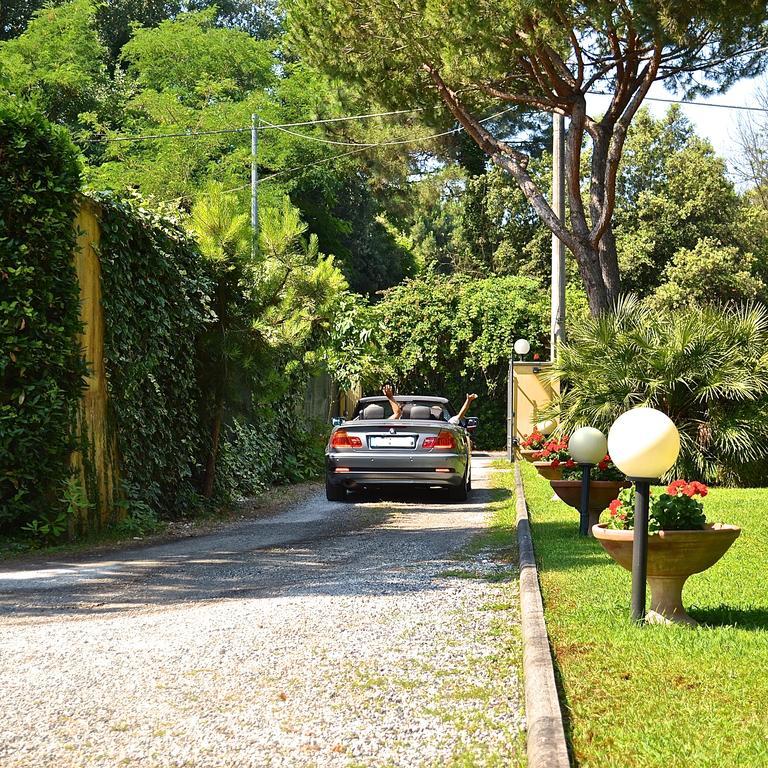 Hotel Villa Fiorisella Marina di Massa Exterior foto