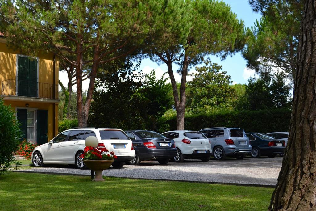 Hotel Villa Fiorisella Marina di Massa Exterior foto